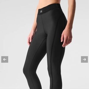 Airlift High-Waist 7/8 Line Up Legging